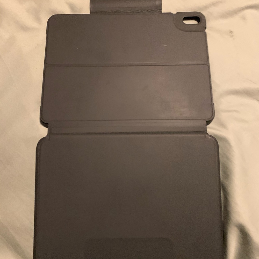 Logitech slim folio iPad Pro 11